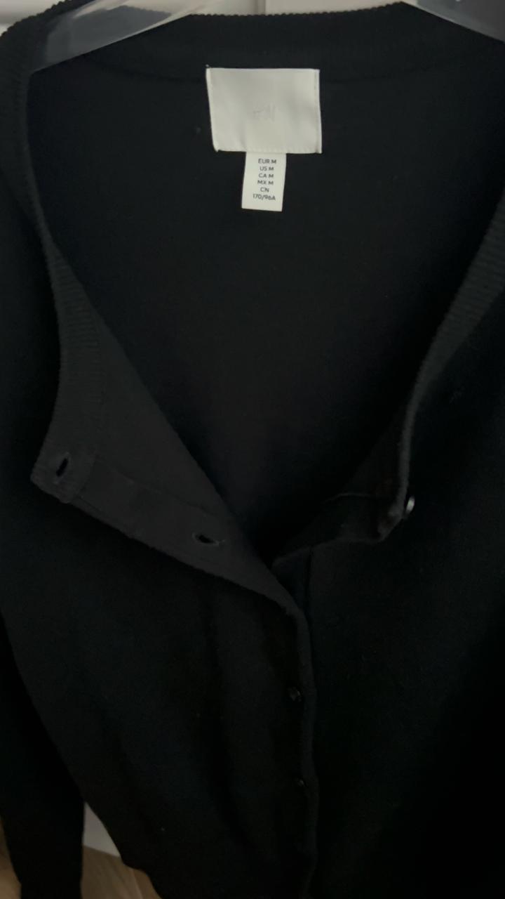 Черный кардиган H&M