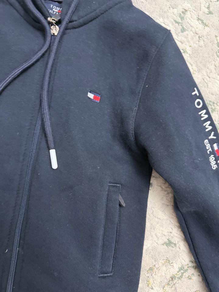 Толстовка от Tommy Hilfiger