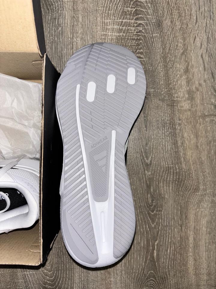 Кроссовки Adidas