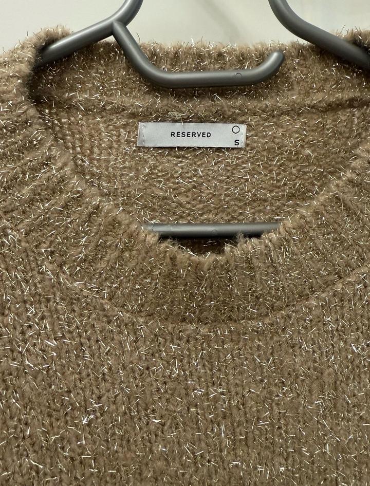 Свитер джемпер золотой Reserved