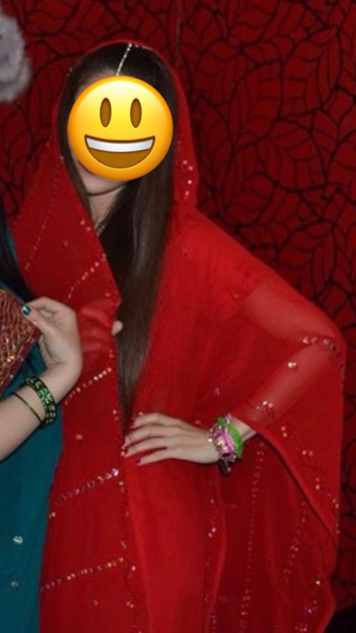 Красное сари в пол