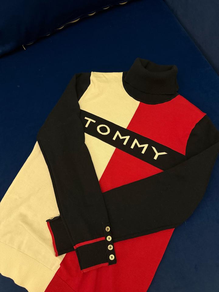 Темно-синий свитер Tommy Hilfiger