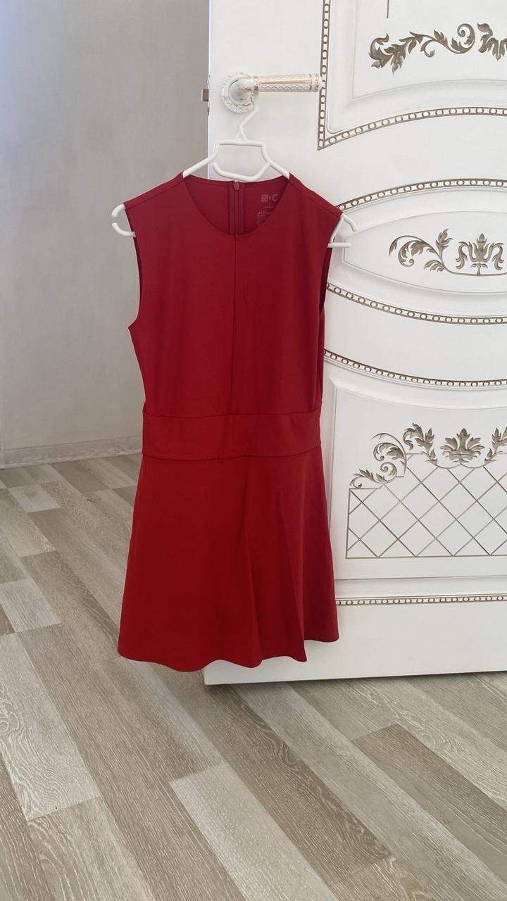 Теннисное платье Uniqlo