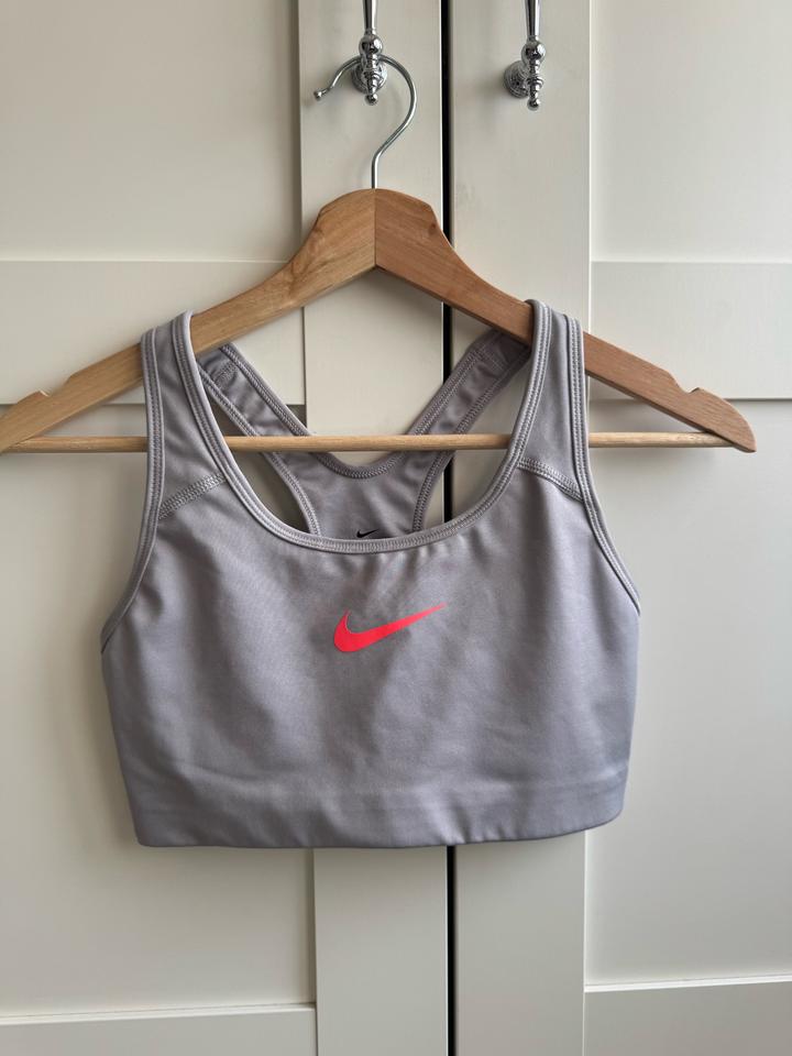 Топ бра спортивный Nike