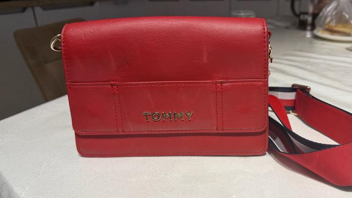 Сумочка от Tommy