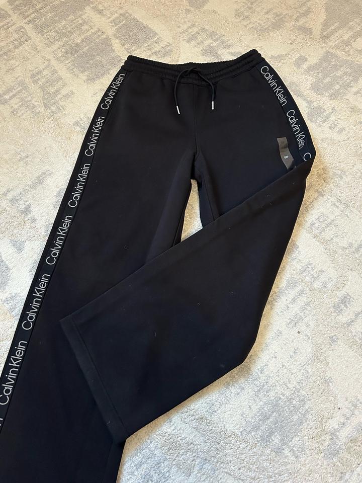 Продам новые штаны от Calvin Klein на флисе