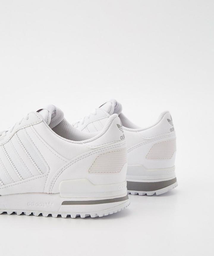 Adidas Originals ZX 700 оригинал новые 39,5