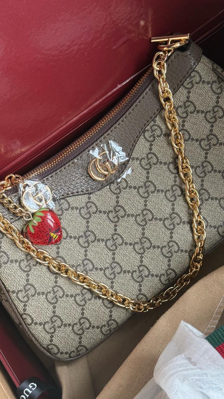 Сумка багет от Gucci