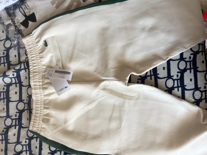 Джогеры Lacoste