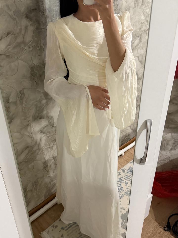 Белое платье от Elegant