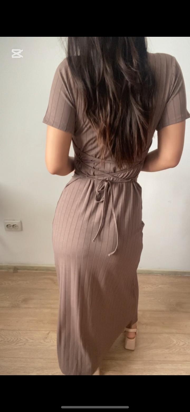Платье с завязками сзади