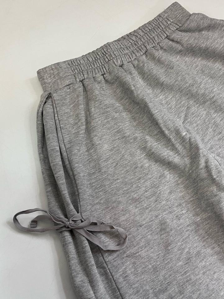 Wide sweatpants with бантики