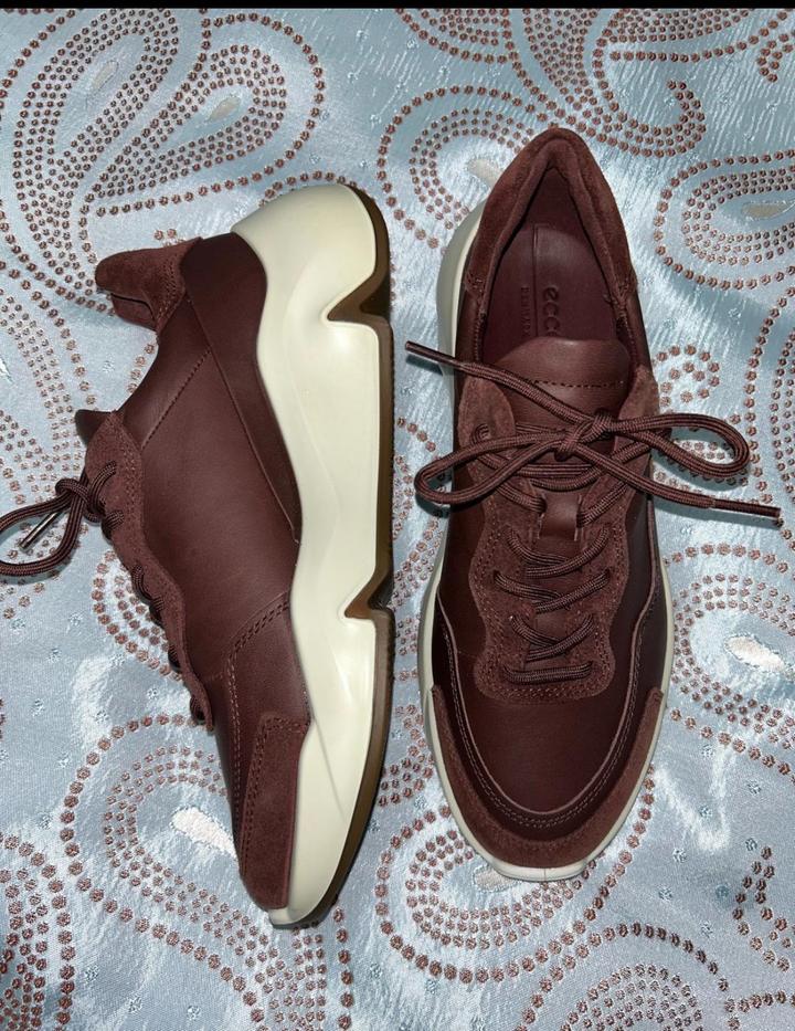 Новая кожаная обувь Ecco