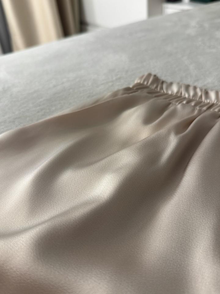 Атласные шорты