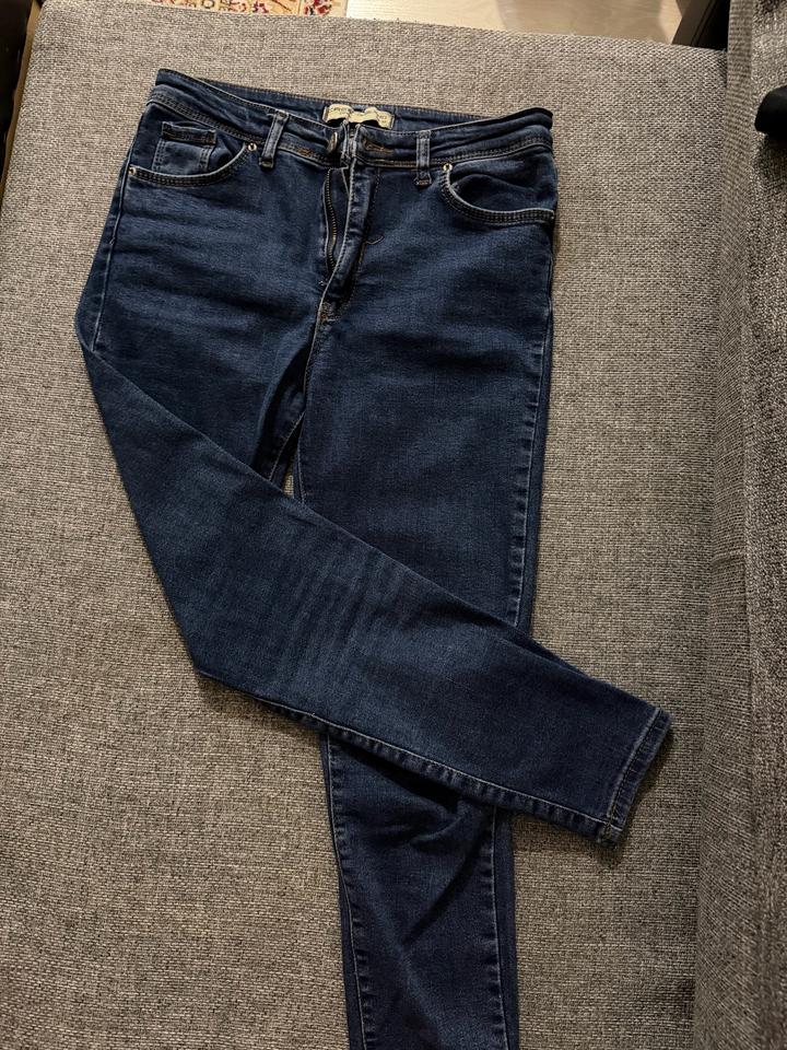 Футболка, кофточка, джинсы