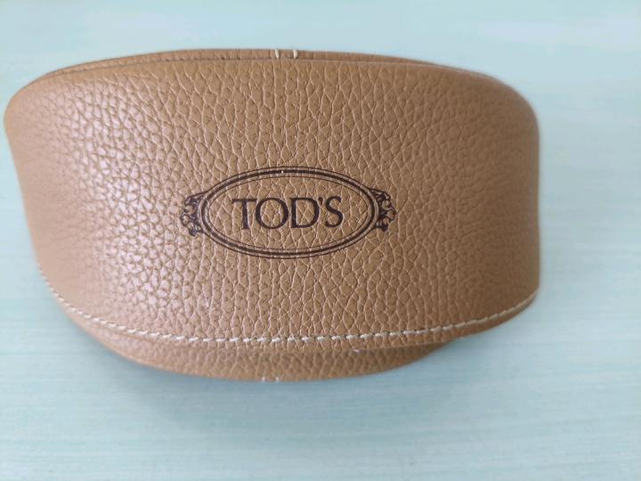 Очки солнцезащитные итальянского бренда Tod's