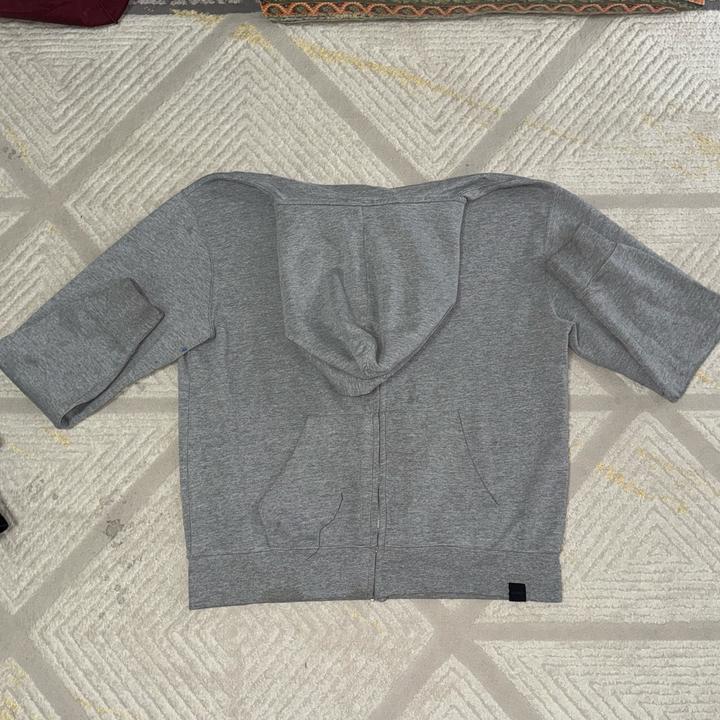 серая зипка Pull&Bear