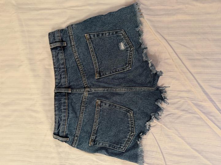 Джинсовые шорты