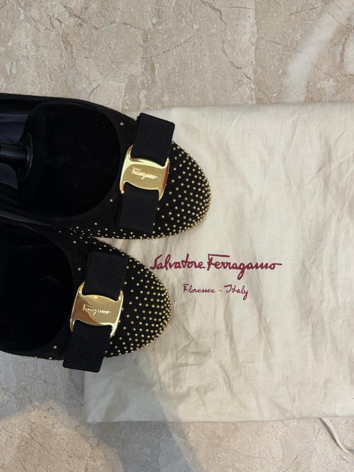 Salvatore Ferragamo: замшевые балетки Varina