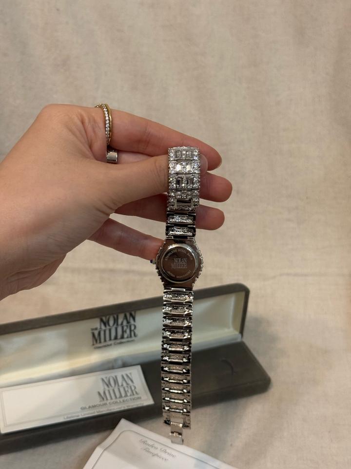 Винтажные часы Nolan Miller с кристаллами