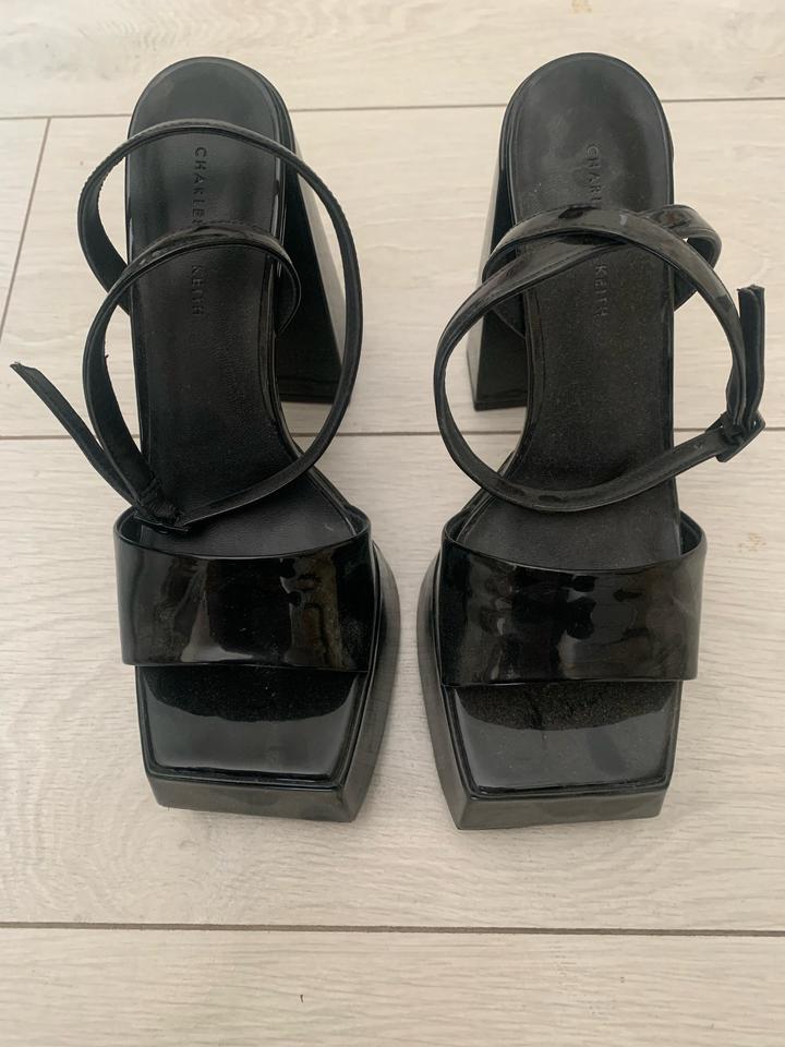 Charles & Keith Туфли