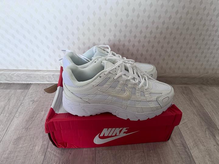кроссовки Nike