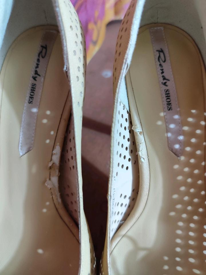 Туфли.Бежевые со стразами.