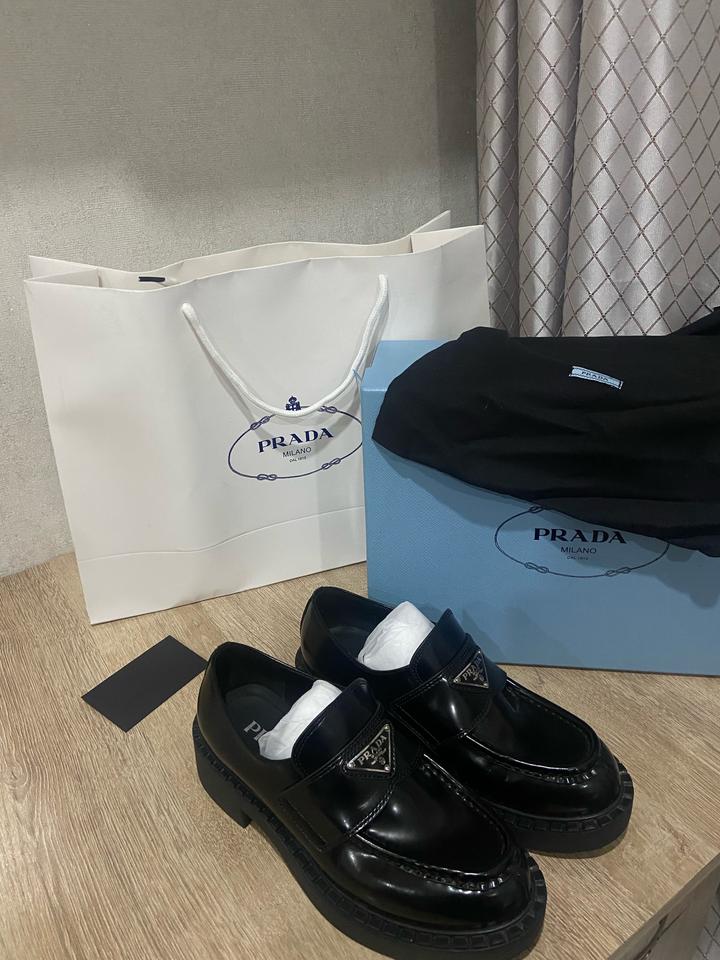 Лоферы prada черные
