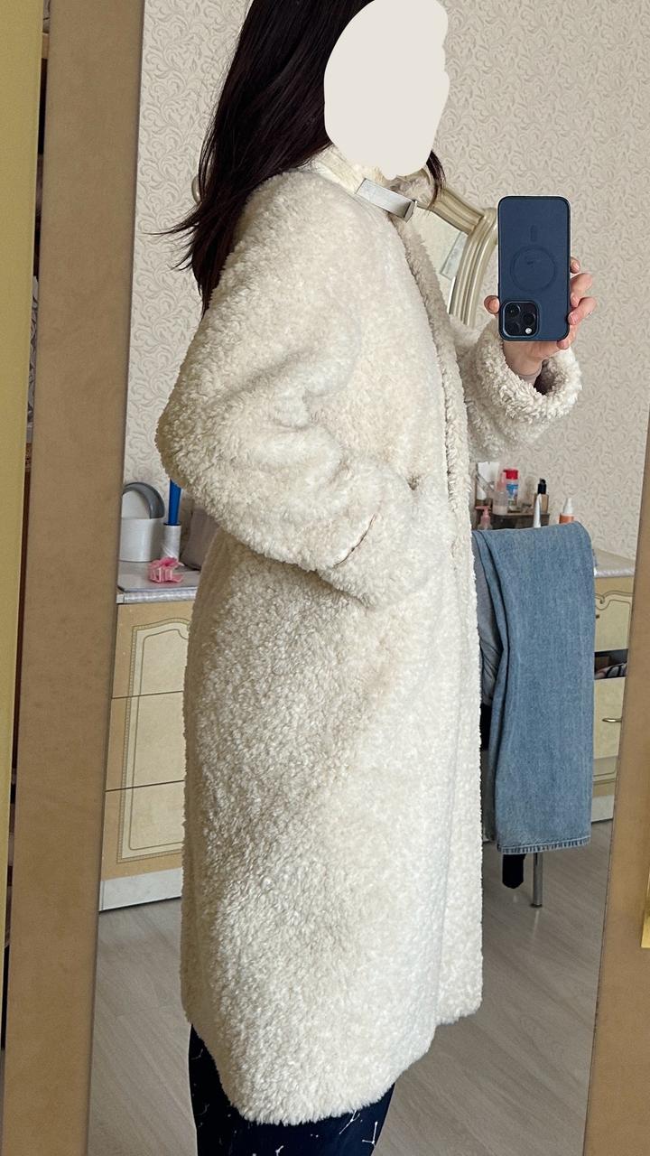Шубка молочного цвета из овчины