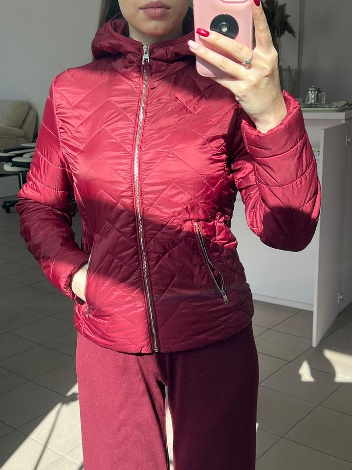 Легкая весенняя куртка bershka