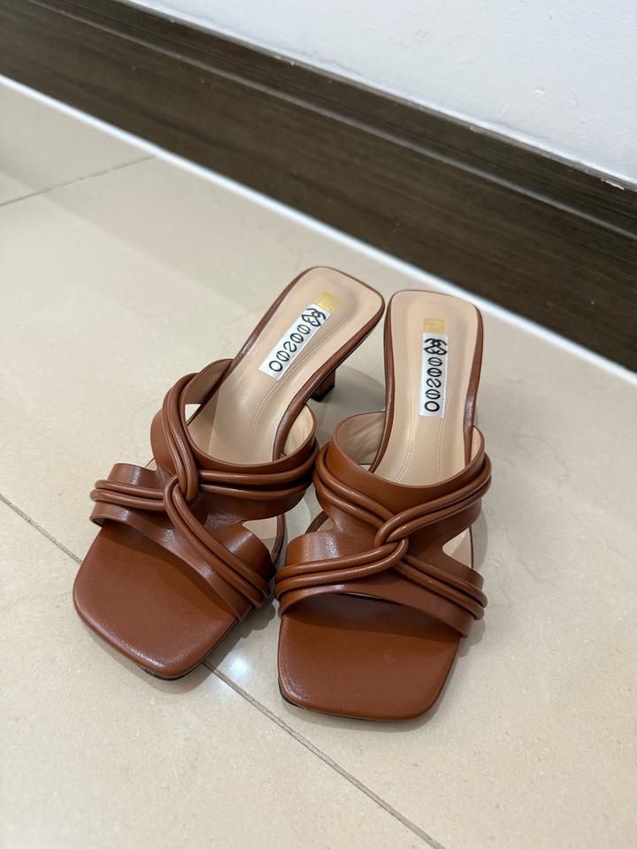 Шлепанцы на каблучке 3 см