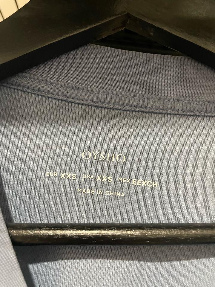 Голубая кофта Oysho