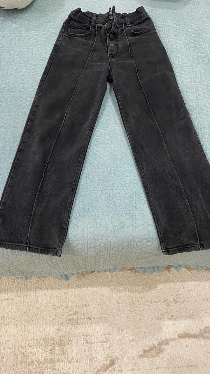 чёрные джинсы