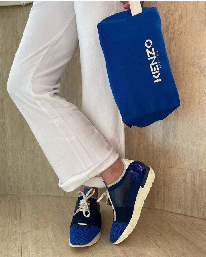 Balenciaga оригинал Размер: 37 Стильные и редкие кроссовки в насыщенном синем