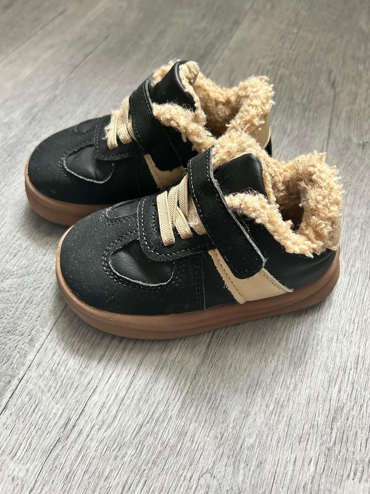 Кроссовки детские