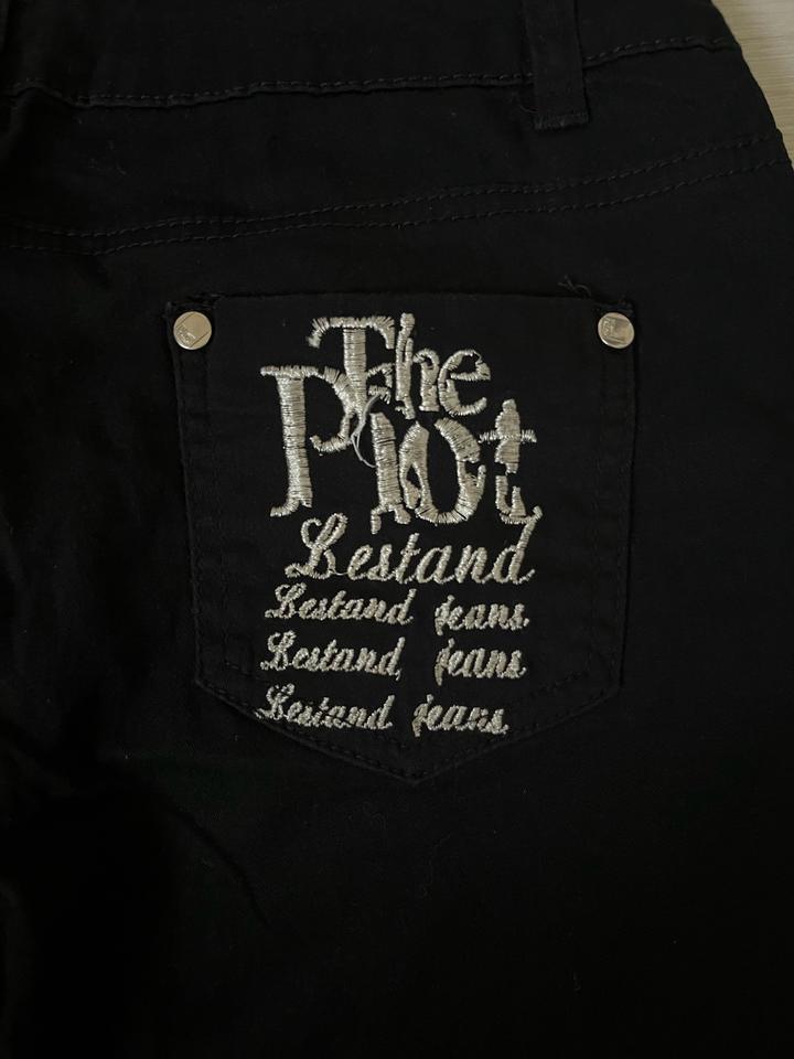 Low rise capri pants