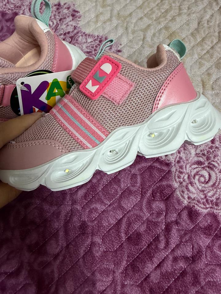 Кроссовки Kakadu