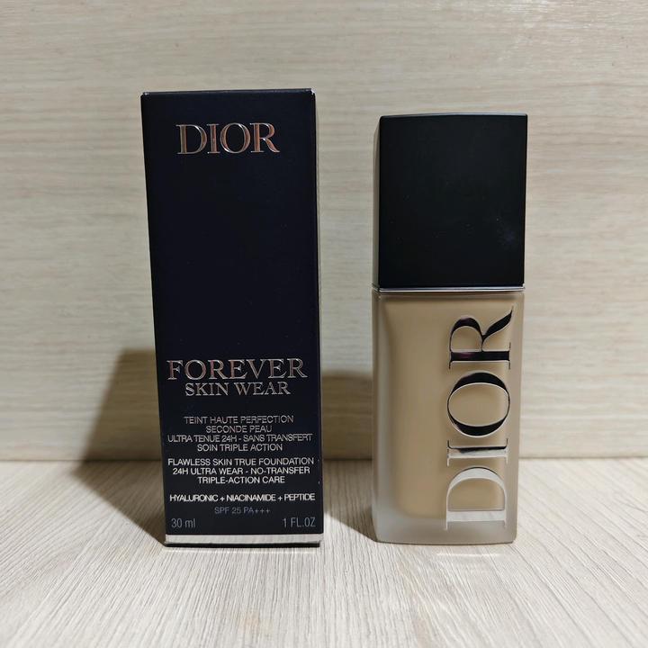 Тональный крем Dior Forever Skin Wear SPF25 PA+++