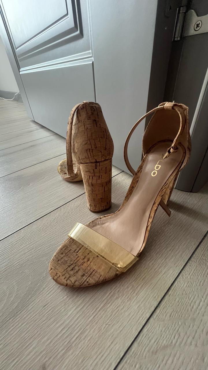 Босоножки от бренде Aldo