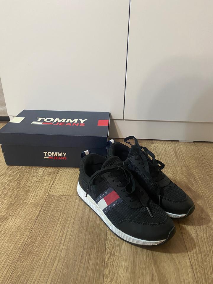 Кроссовки 36 размер Tommy Jeans