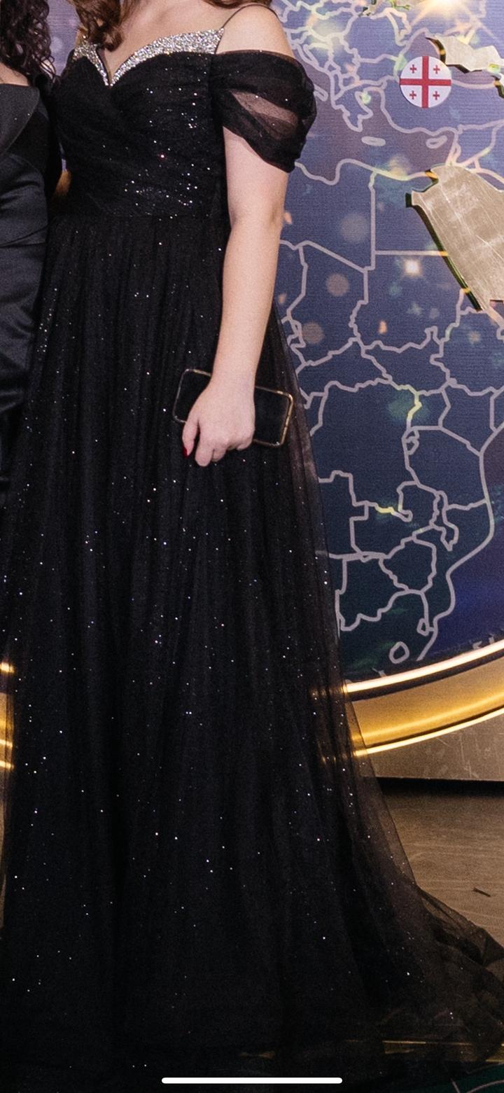 Черное платье