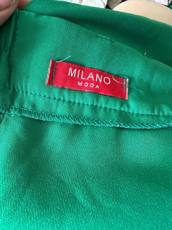 Зеленое брюки паллацо и топ