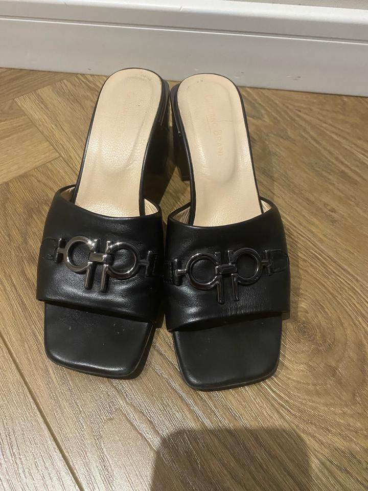 Продам элегантные шлепки