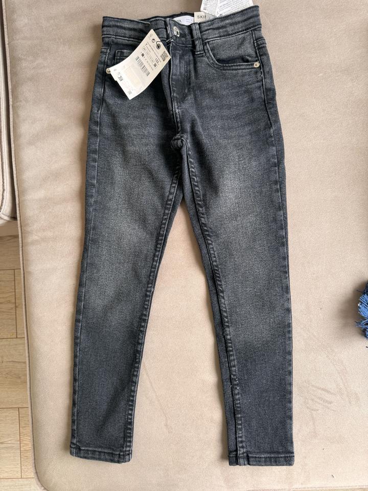 Джинсы Zara на девочку
