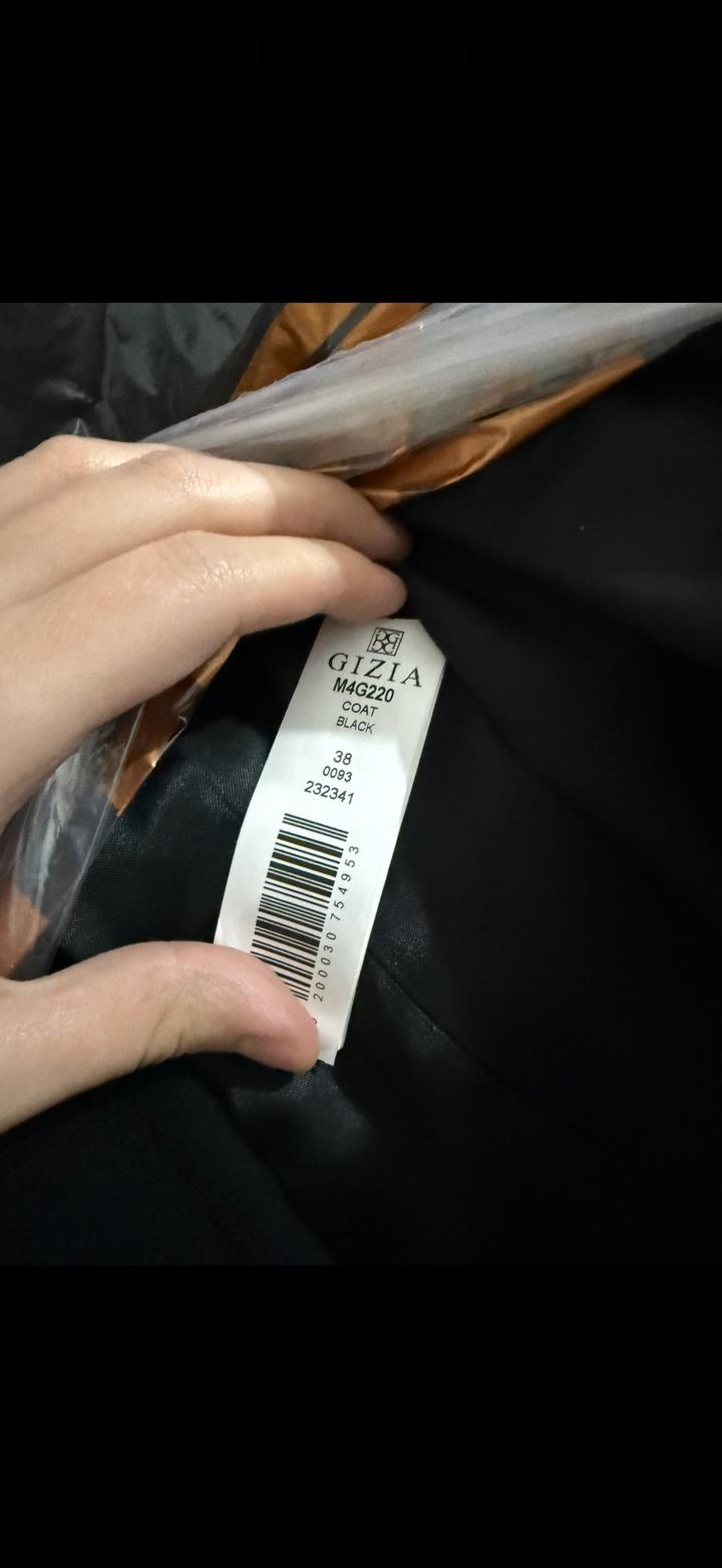 черное пальто из кашемира от премиального бренда Gizia
