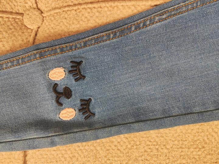 Джинсы Zara .