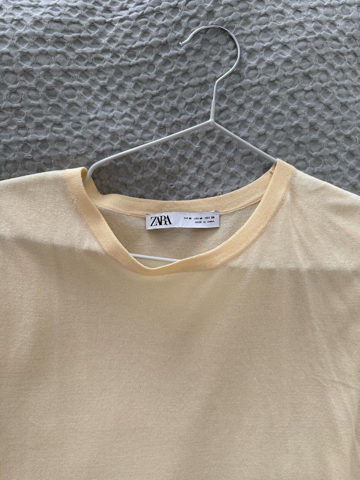 Топ Zara в сливочно-желтом оттенке