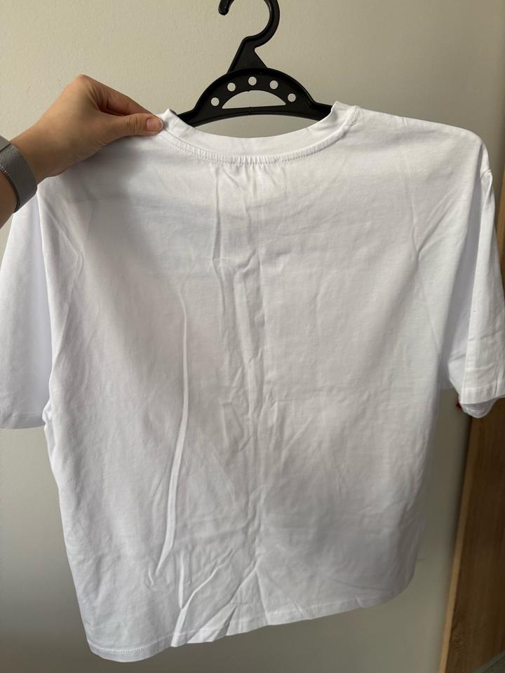 Футболкп ZARA