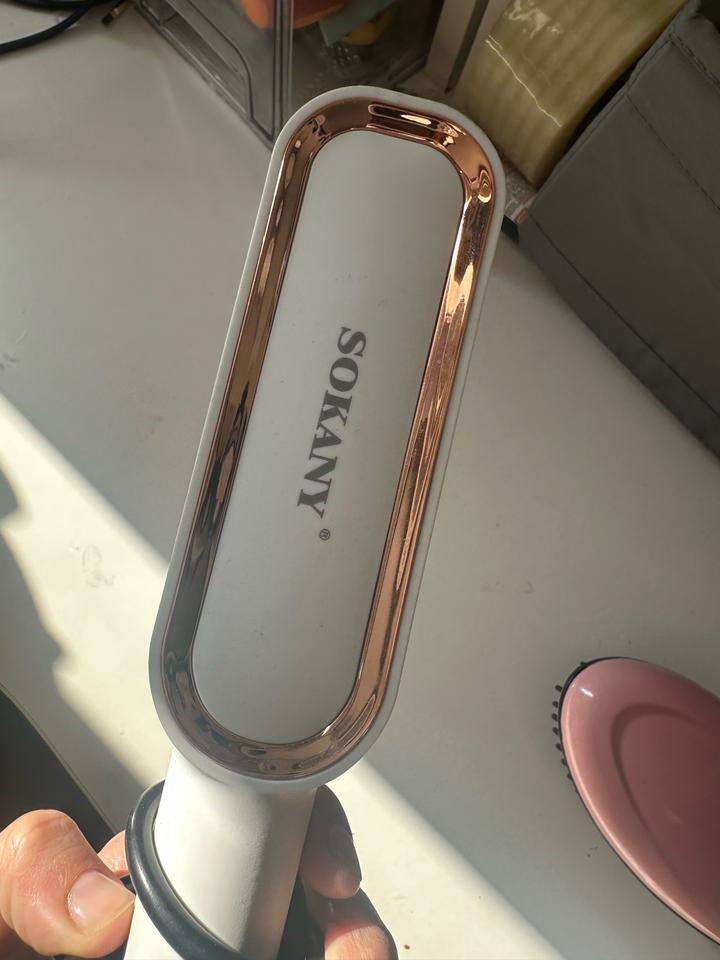 Бьюти устройства, выпрямитель и плойка