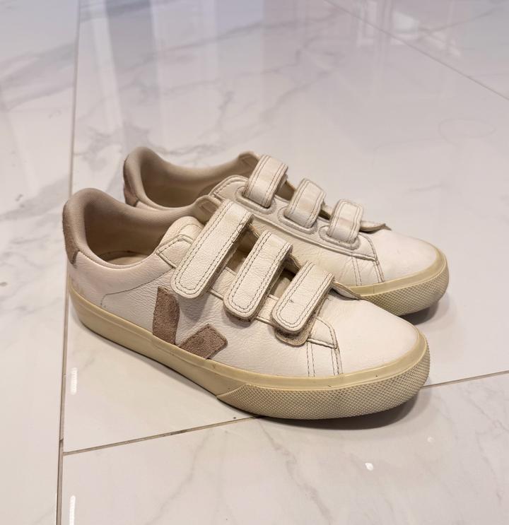 VEJA кроссовки 38 р
